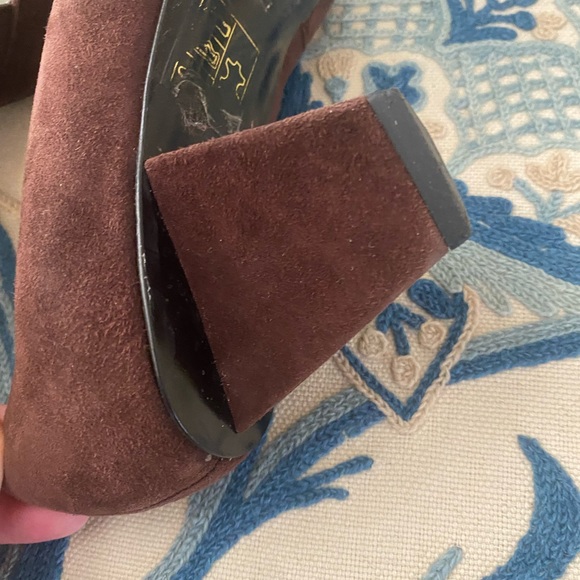Vintage Robert Clergerie Brown Suede kitten Heels.  Size 9 - Picture 5 of 11